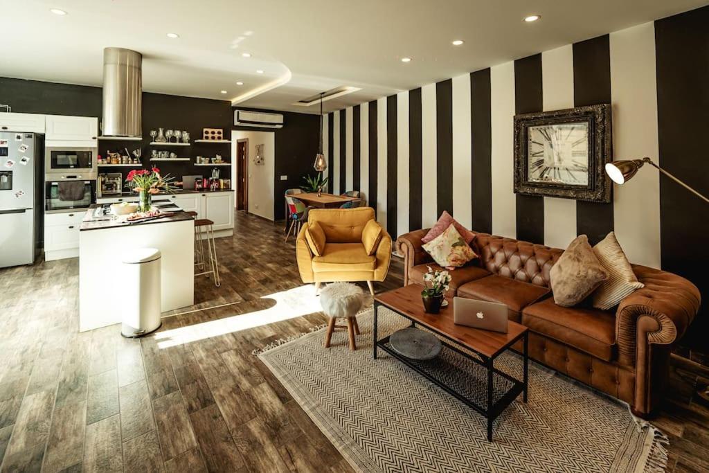 Ferienwohnung Luxury Designer Penthouse With Private Jacuzzi Sliema Exterior foto
