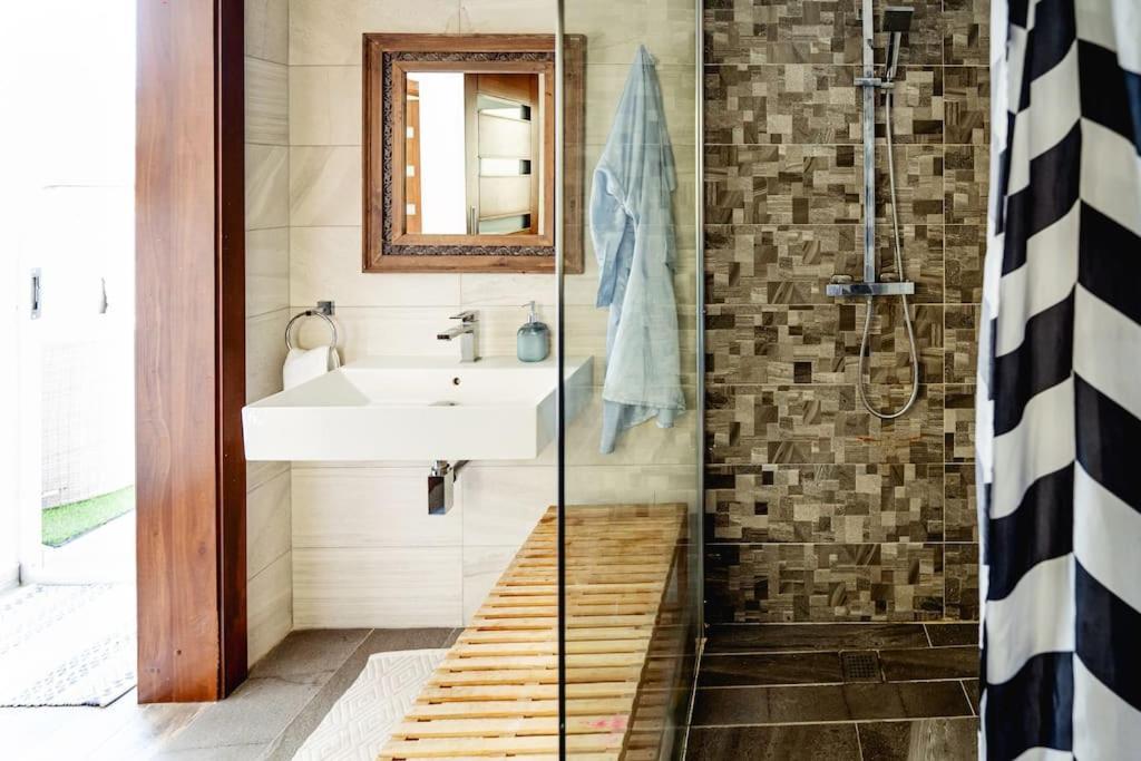 Ferienwohnung Luxury Designer Penthouse With Private Jacuzzi Sliema Exterior foto