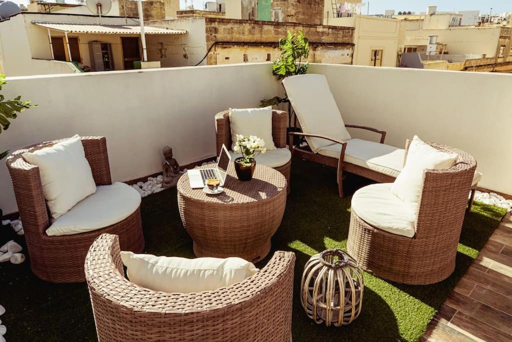 Ferienwohnung Luxury Designer Penthouse With Private Jacuzzi Sliema Exterior foto